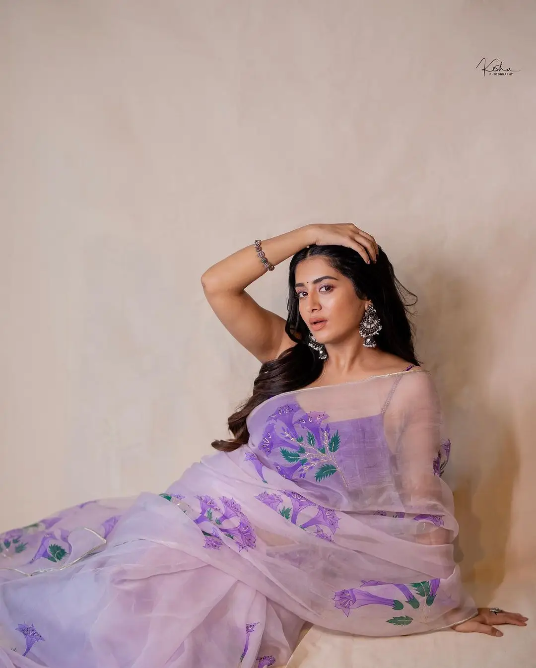 Rashi Singh in Violet Saree Blue Sleeveless Blouse